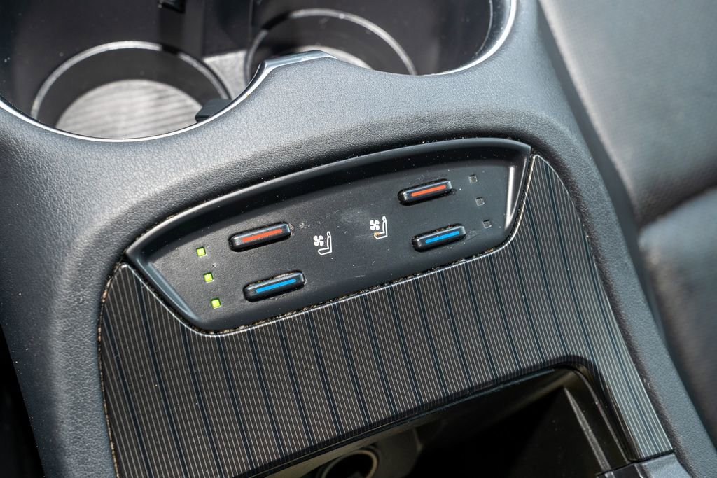 Used 2021 Toyota Venza Limited w/ Advanced Technology Package image 16