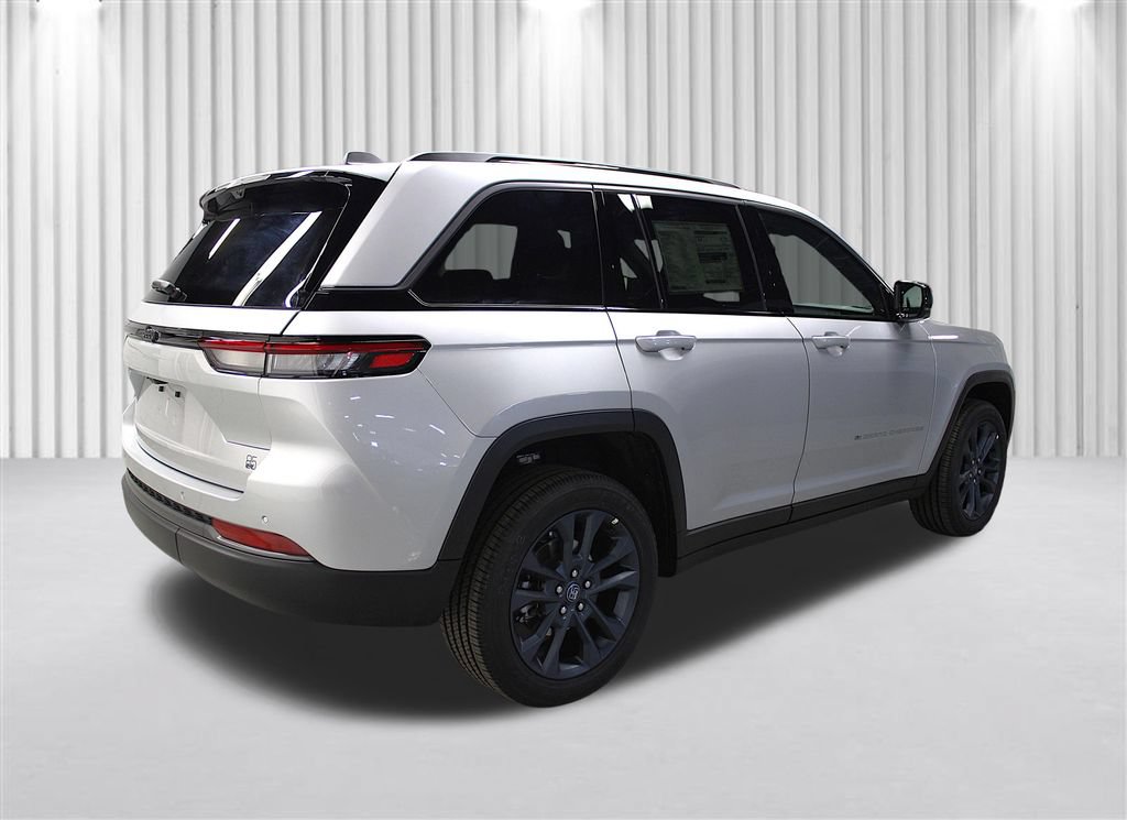 New 2026 Jeep Grand Cherokee Limited AWD/4WD image 3