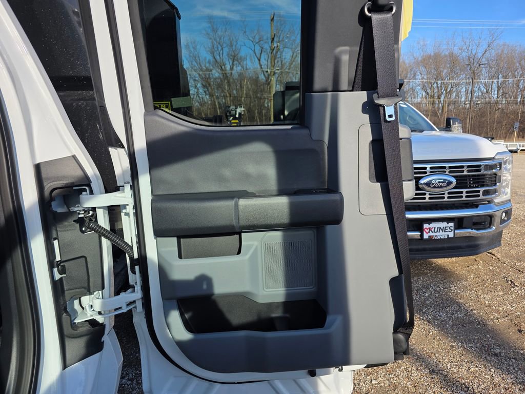 New 2025 Ford F350 XL w/ XL Chrome Package image 27