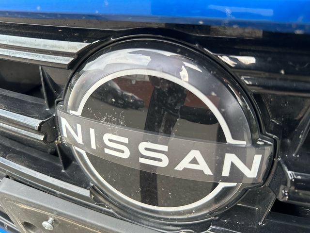 Used 2024 Nissan Versa SR FWD image 9