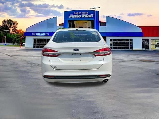 Used 2018 Ford Fusion SE w/ Fusion SE Technology Package FWD image 8