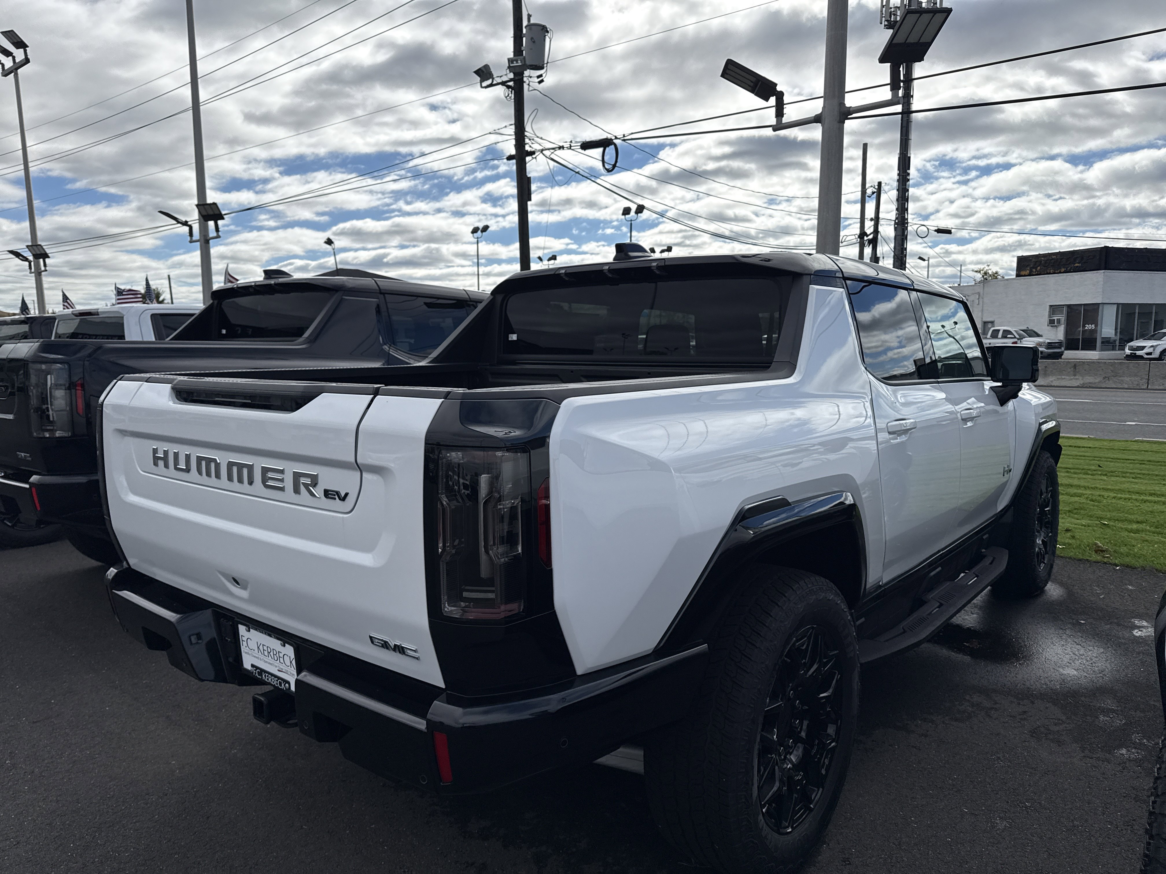New 2026 GMC Hummer EV 4x4 Crew Cab image 4