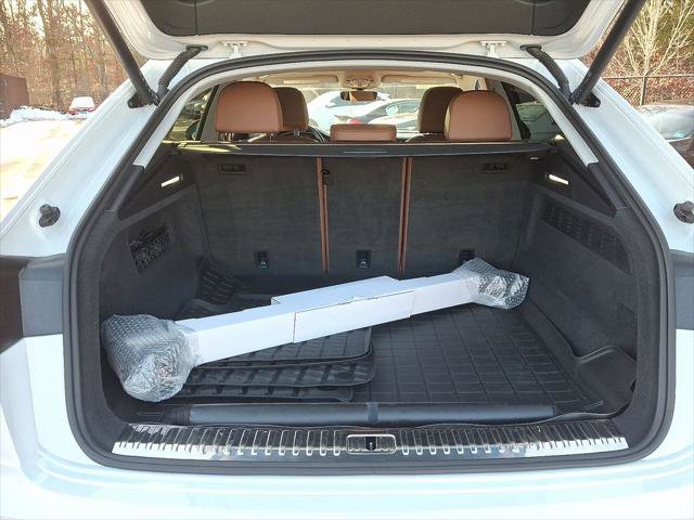 Certified 2022 Audi Q8 Premium image 30