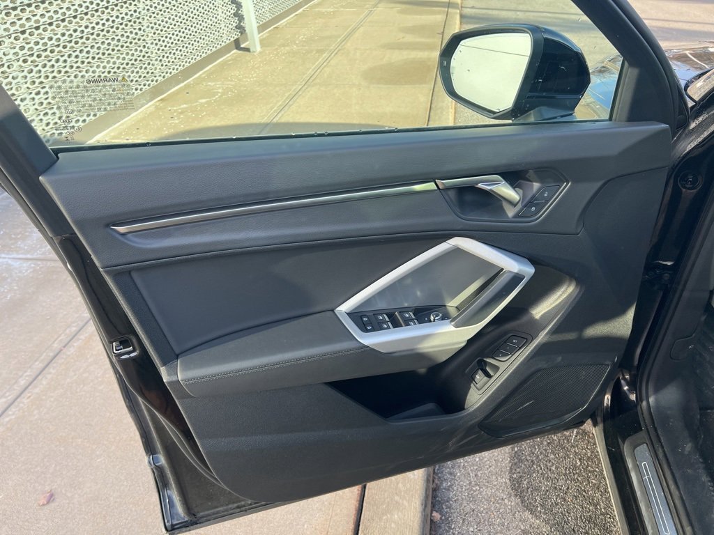 Used 2023 Audi Q3 2.0T Premium w/ Convenience Package image 48