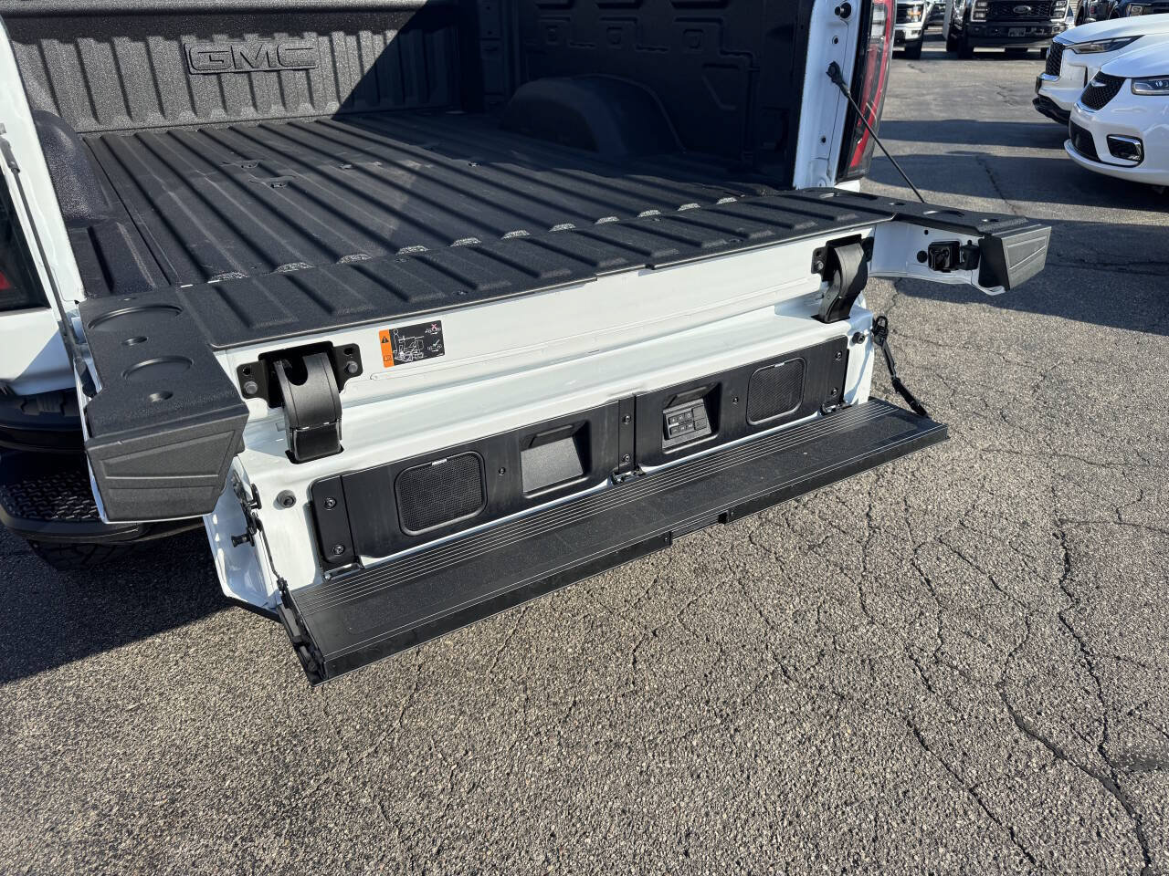 Used 2026 GMC Sierra 2500 AT4X AWD/4WD image 18