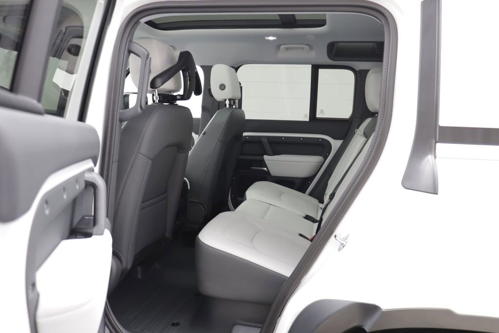Certified 2025 Land Rover Defender 110 S AWD/4WD image 15