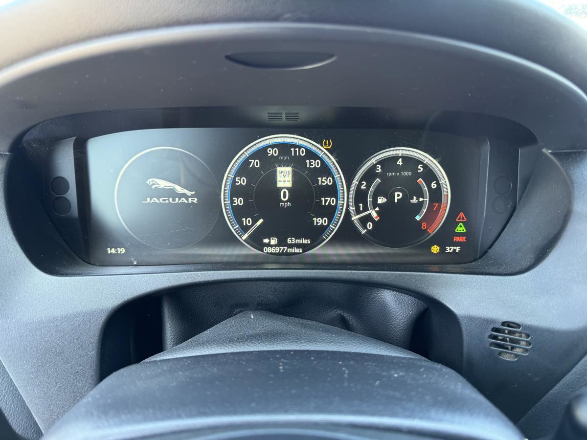 Used 2017 Jaguar F-PACE S image 12