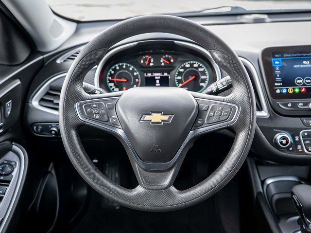 Used 2025 Chevrolet Malibu LT image 25