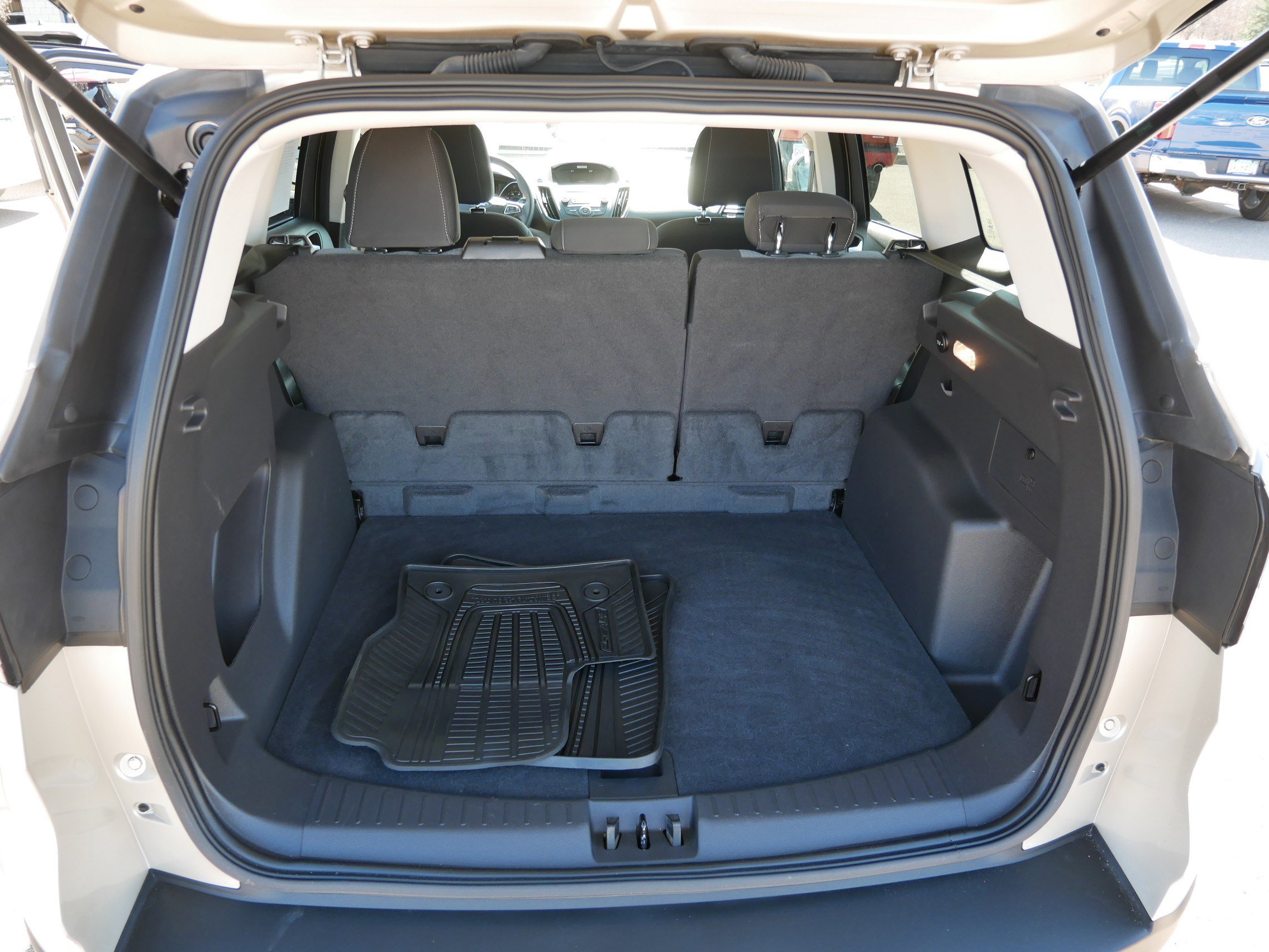 Used 2017 Ford Escape SE w/ SE Cold Weather Package image 18