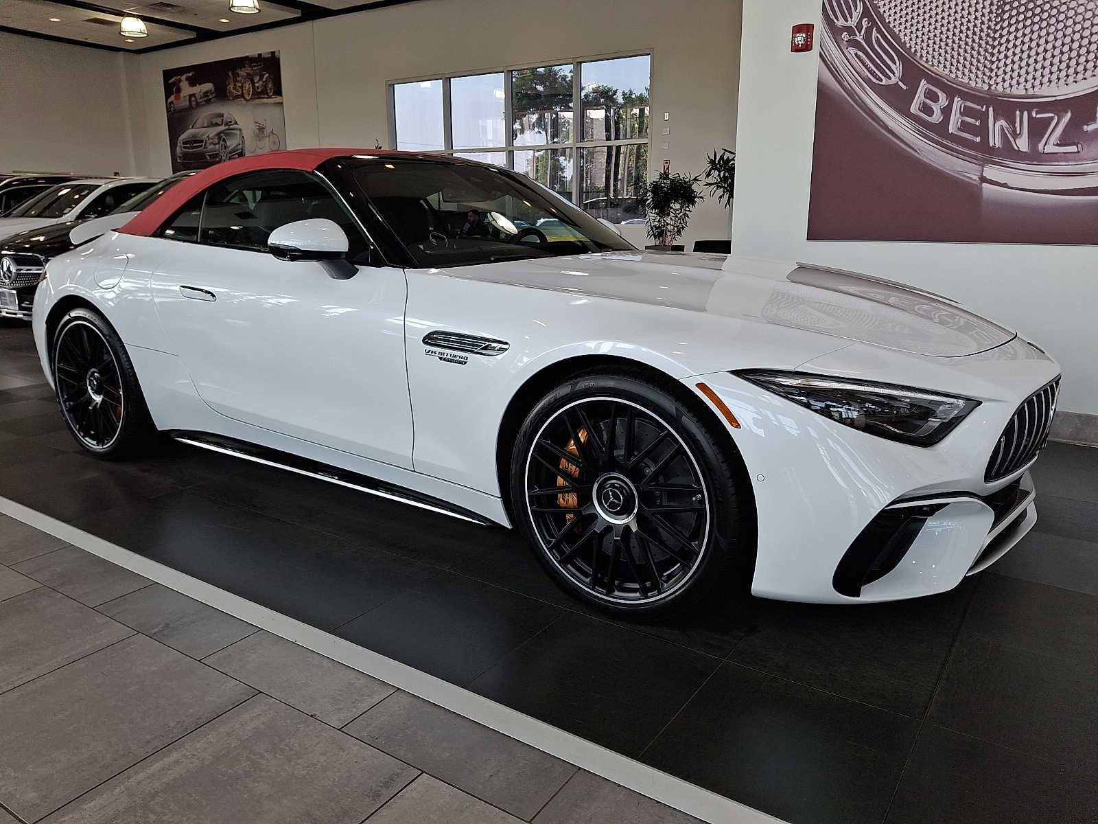 Used 2025 Mercedes-Benz SL 63 AMG S e Performance 4MATIC image 34