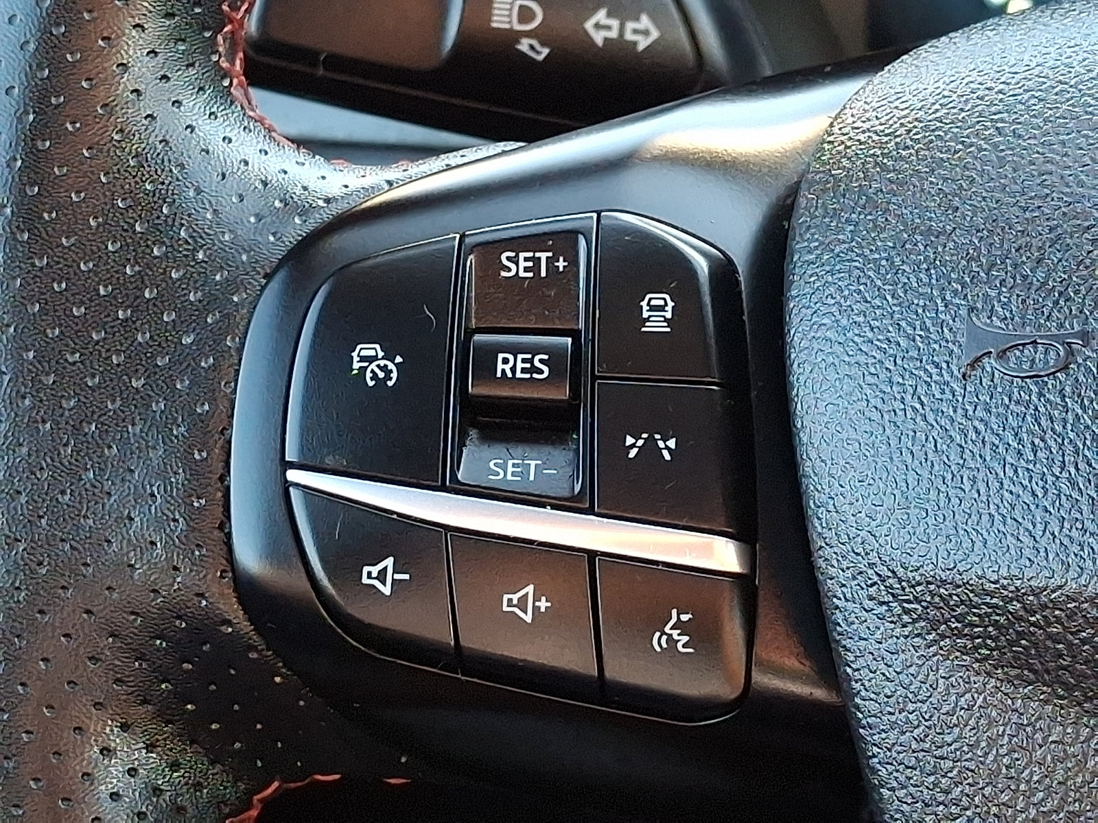Certified 2024 Ford Escape ST-Line Select w/ Tech Pack #2 AWD/4WD image 22