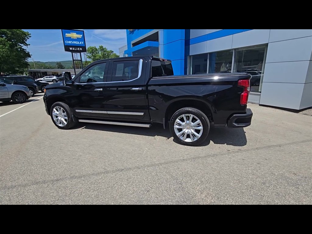 Used 2025 Chevrolet Silverado 1500 High Country w/ High Country Premium Package AWD/4WD image 6