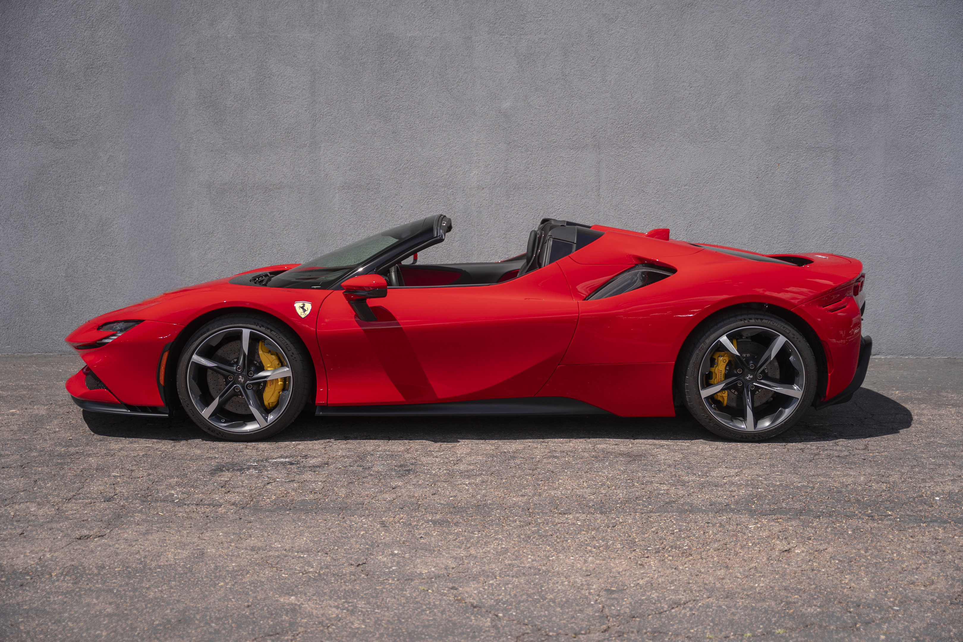 Used 2022 Ferrari SF90 Spider AWD/4WD image 3