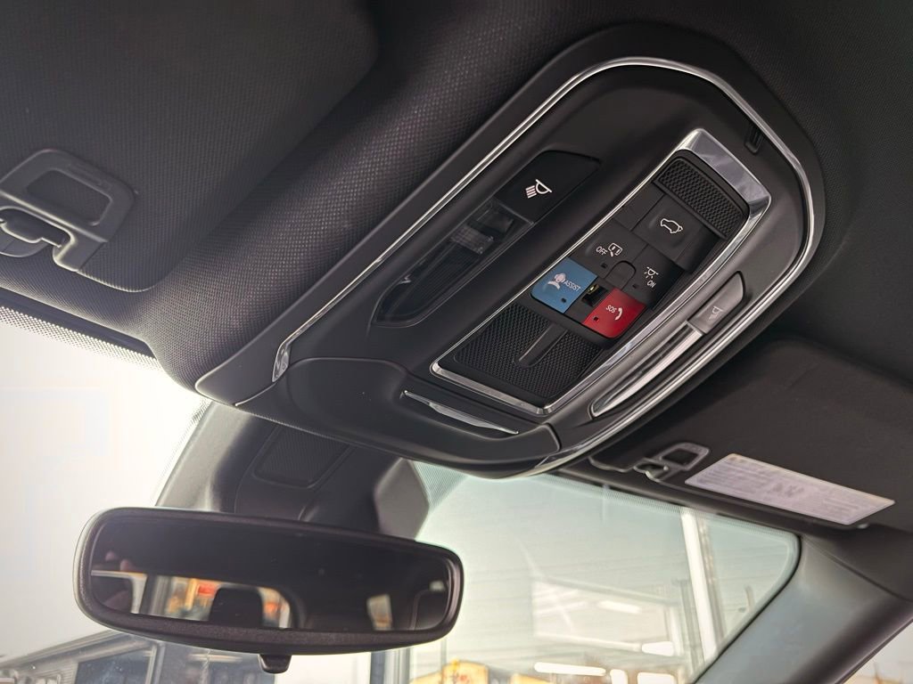 Used 2023 Jeep Grand Cherokee L Laredo image 46