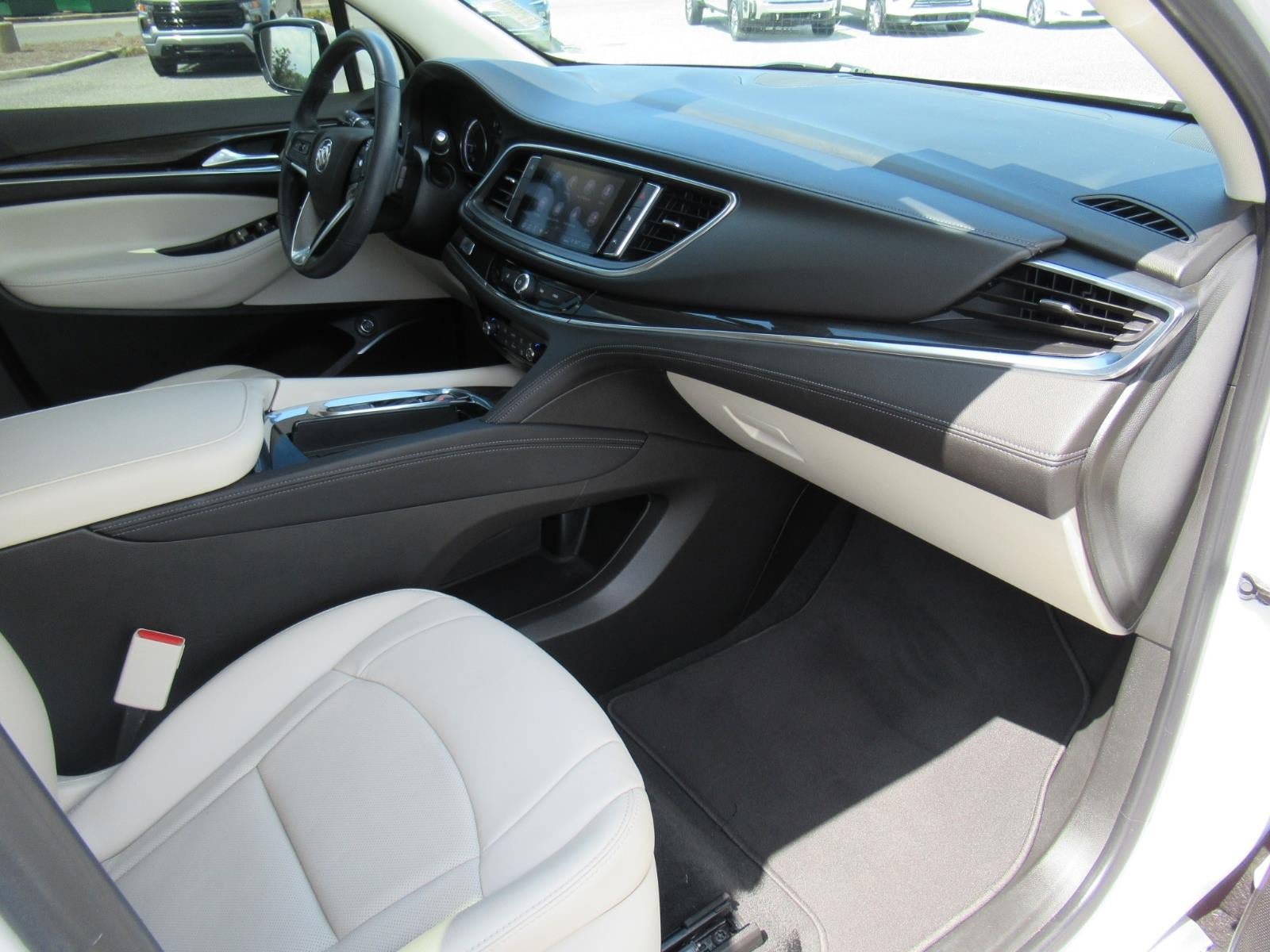 Used 2023 Buick Enclave Essence FWD image 11