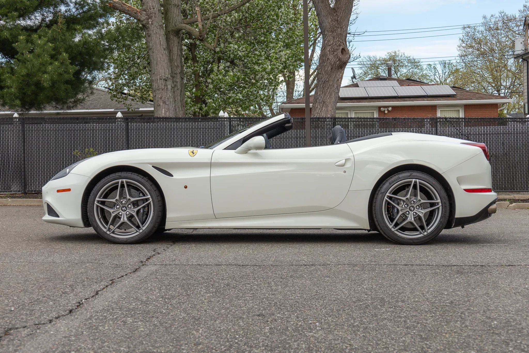 Used 2016 Ferrari California T RWD image 26