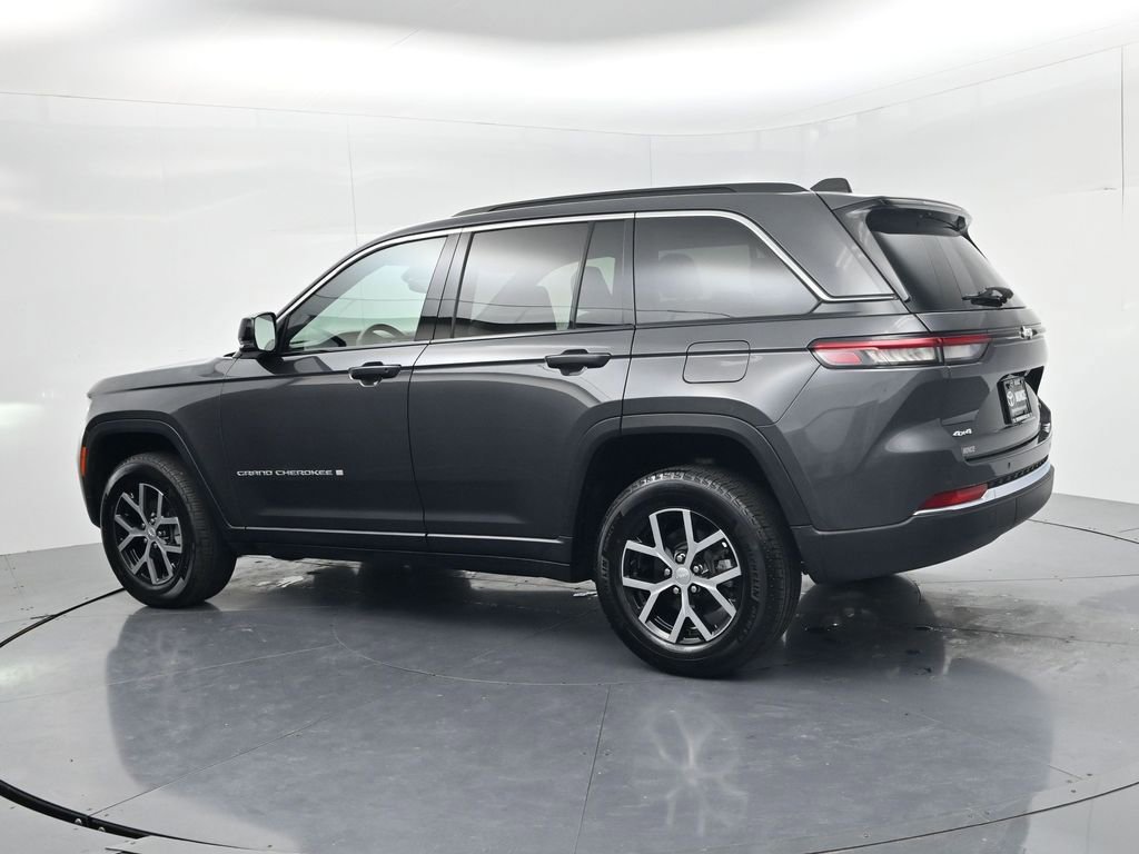 Used 2024 Jeep Grand Cherokee Limited w/ Trailer Tow Package image 5