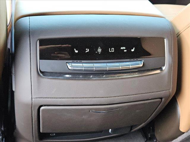 Used 2025 Cadillac Escalade Premium Luxury AWD/4WD image 18