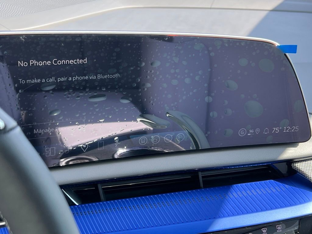 New 2026 Cadillac Optiq Luxury 1 image 41