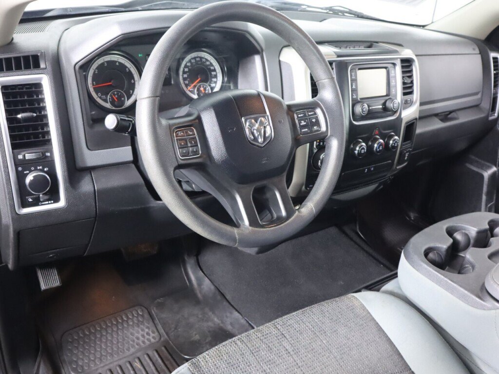 Used 2018 RAM 1500 Classic SLT AWD/4WD image 9