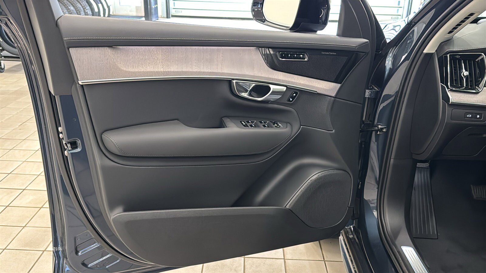 New 2026 Volvo XC90 T8 Ultra w/ Protection Package Premier image 21