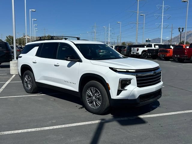 New 2026 Chevrolet Traverse LT w/ LPO, Floor Liner Package AWD/4WD image 9