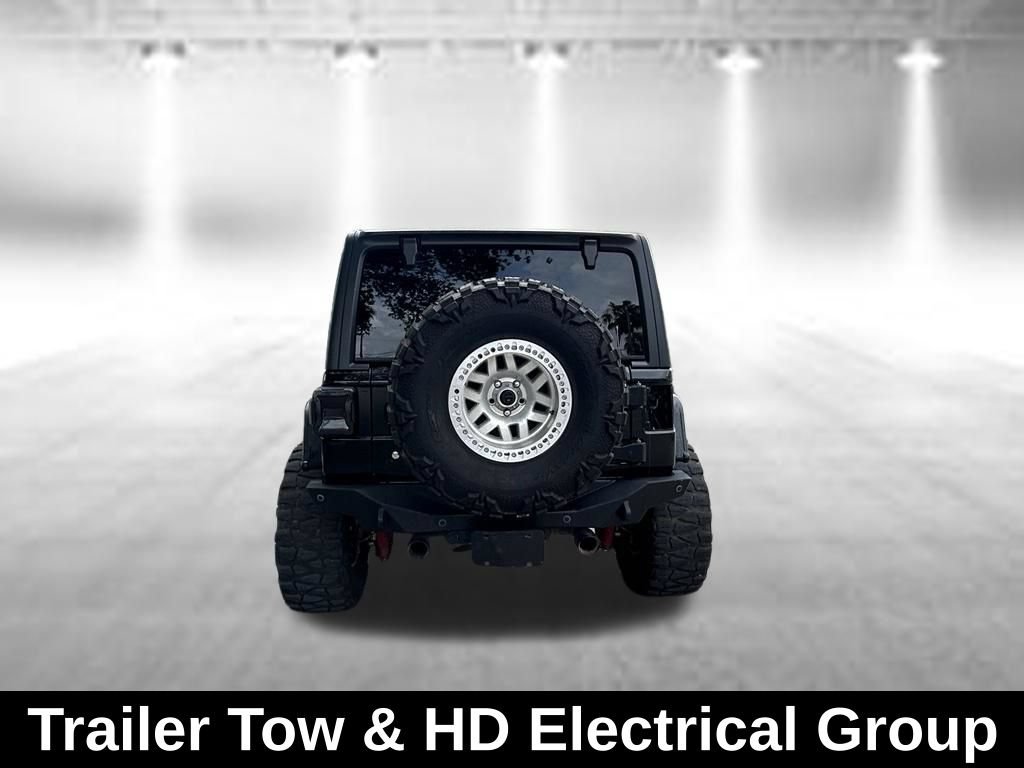 Used 2018 Jeep Wrangler Unlimited Sahara AWD/4WD image 5