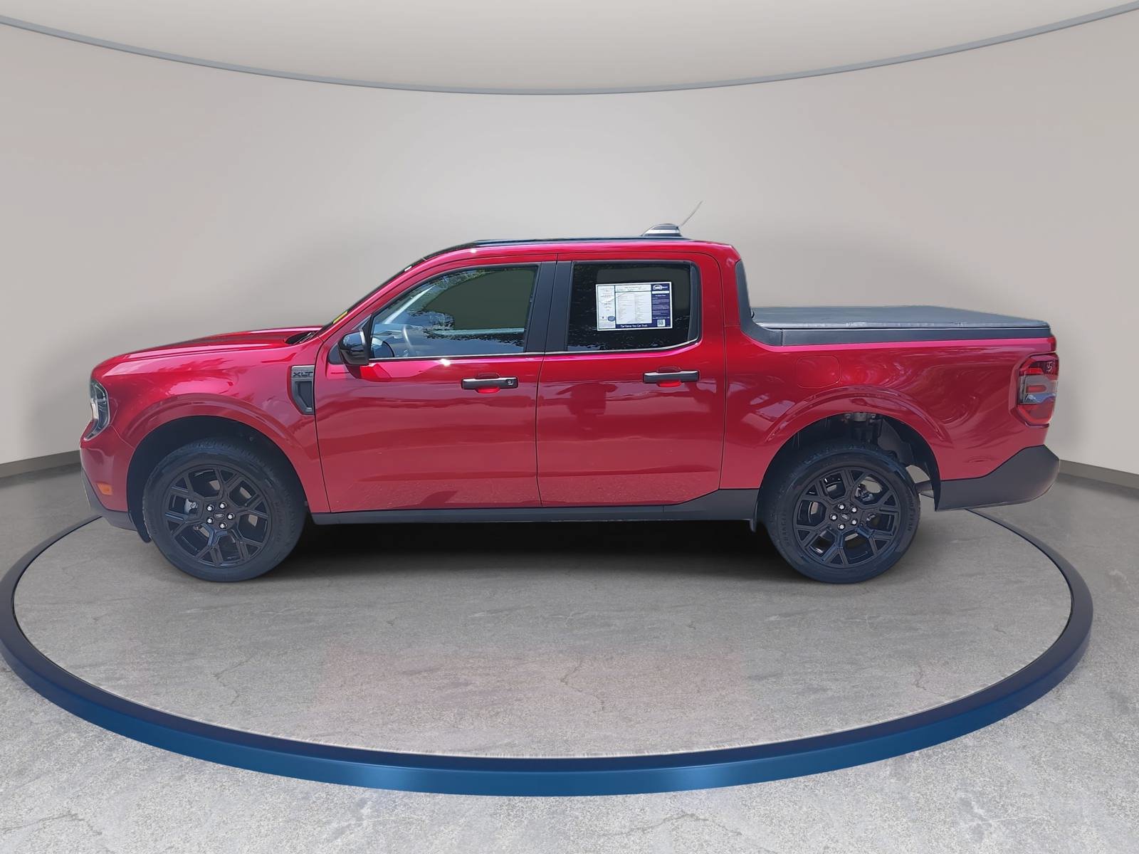 Used 2025 Ford Maverick XLT w/ Equipment Group 301A AWD/4WD image 8