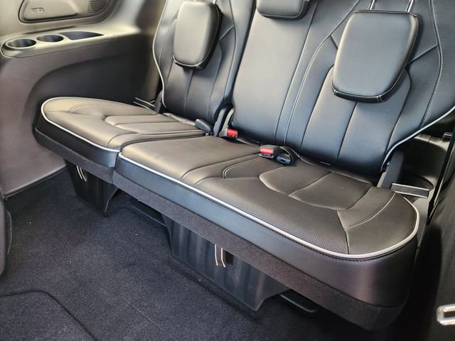 New 2026 Chrysler Pacifica Limited w/ S Appearance Package FWD image 24
