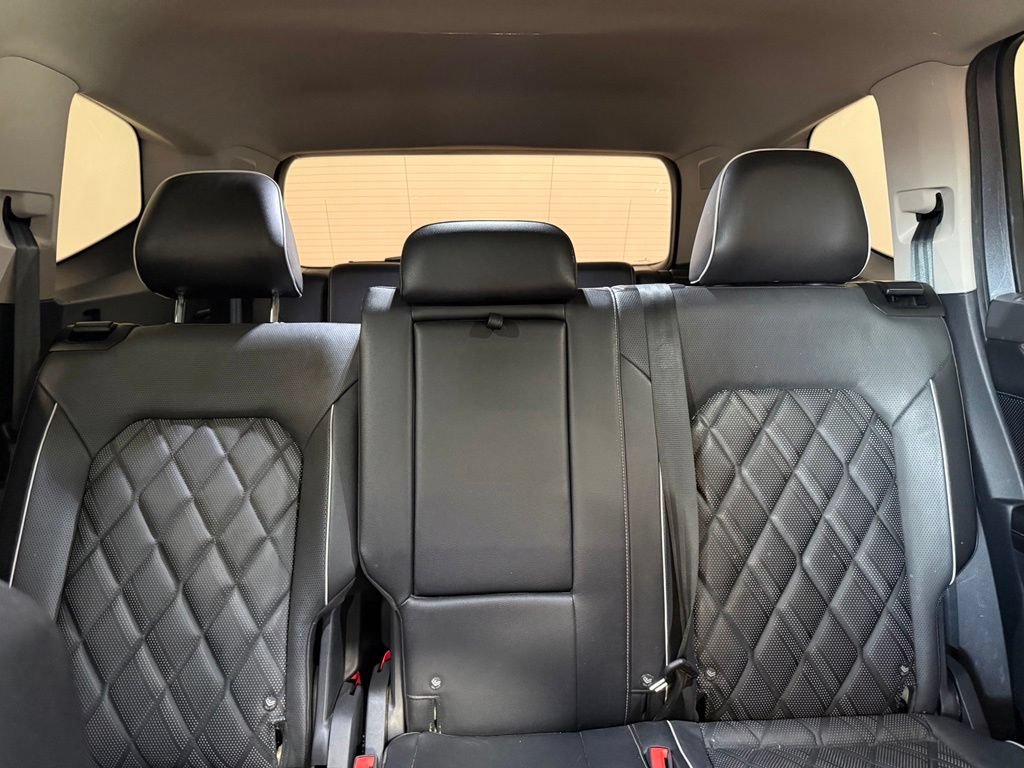 Used 2024 Volkswagen Atlas SEL Premium R-Line AWD/4WD image 22