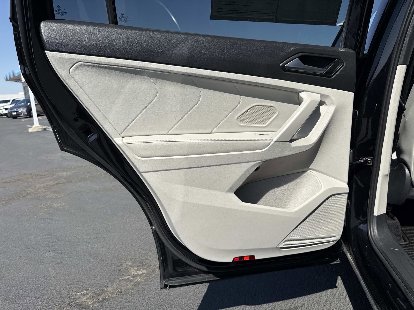 Used 2022 Volkswagen Tiguan SE R-Line image 24