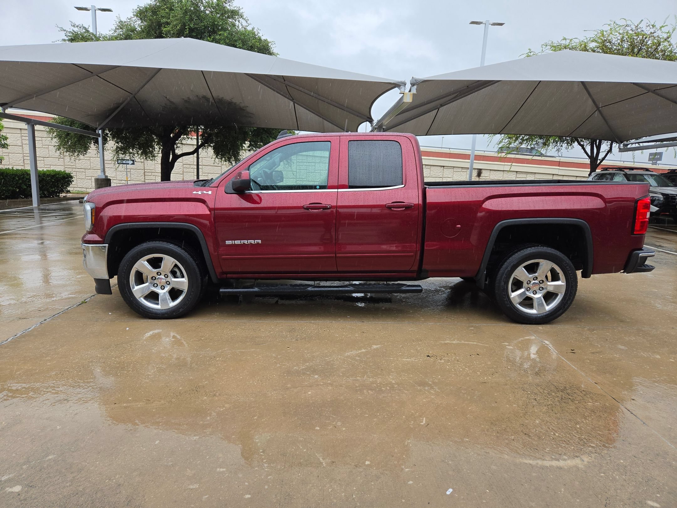 Used 2017 GMC Sierra 1500 SLE w/ SLE Value Package AWD/4WD image 5