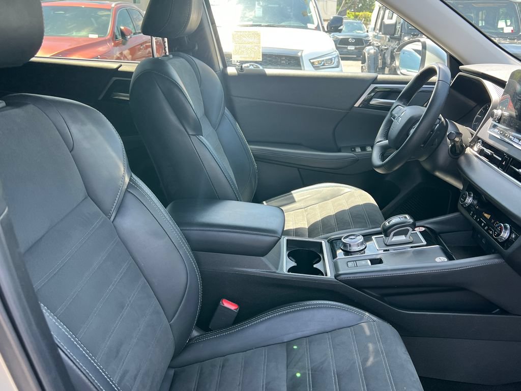 Used 2024 Mitsubishi Outlander SE FWD image 17