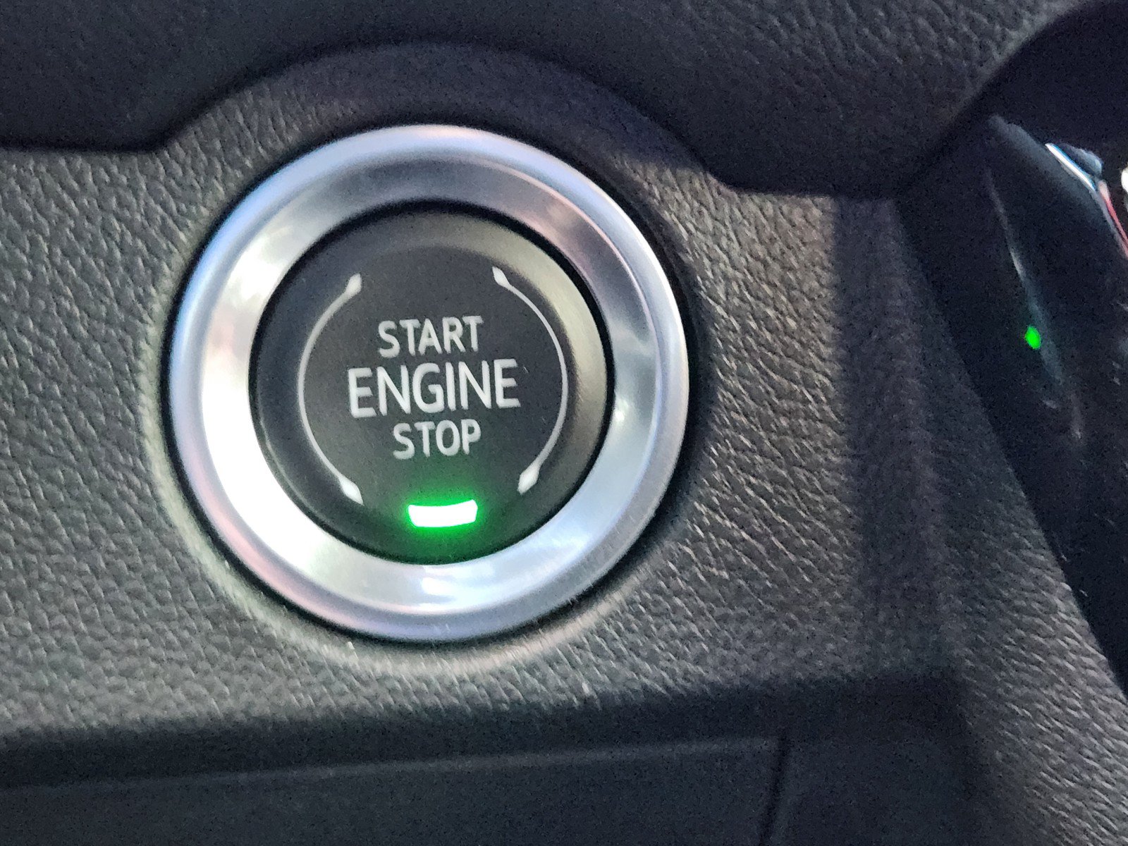 Used 2024 Chevrolet Traverse RS FWD image 19