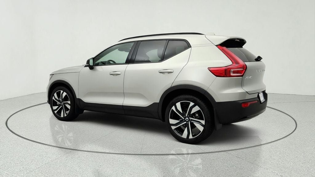 Used 2025 Volvo XC40 B5 Ultra w/ Climate Package AWD/4WD image 7