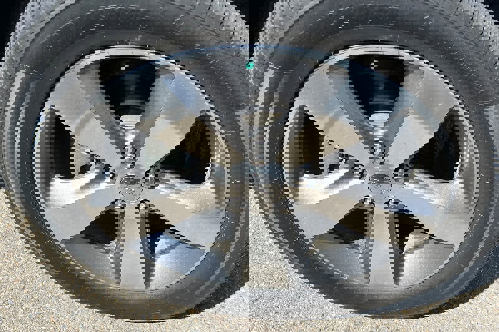 Used 2014 Jeep Grand Cherokee Overland w/ Advanced Technology Group image 15