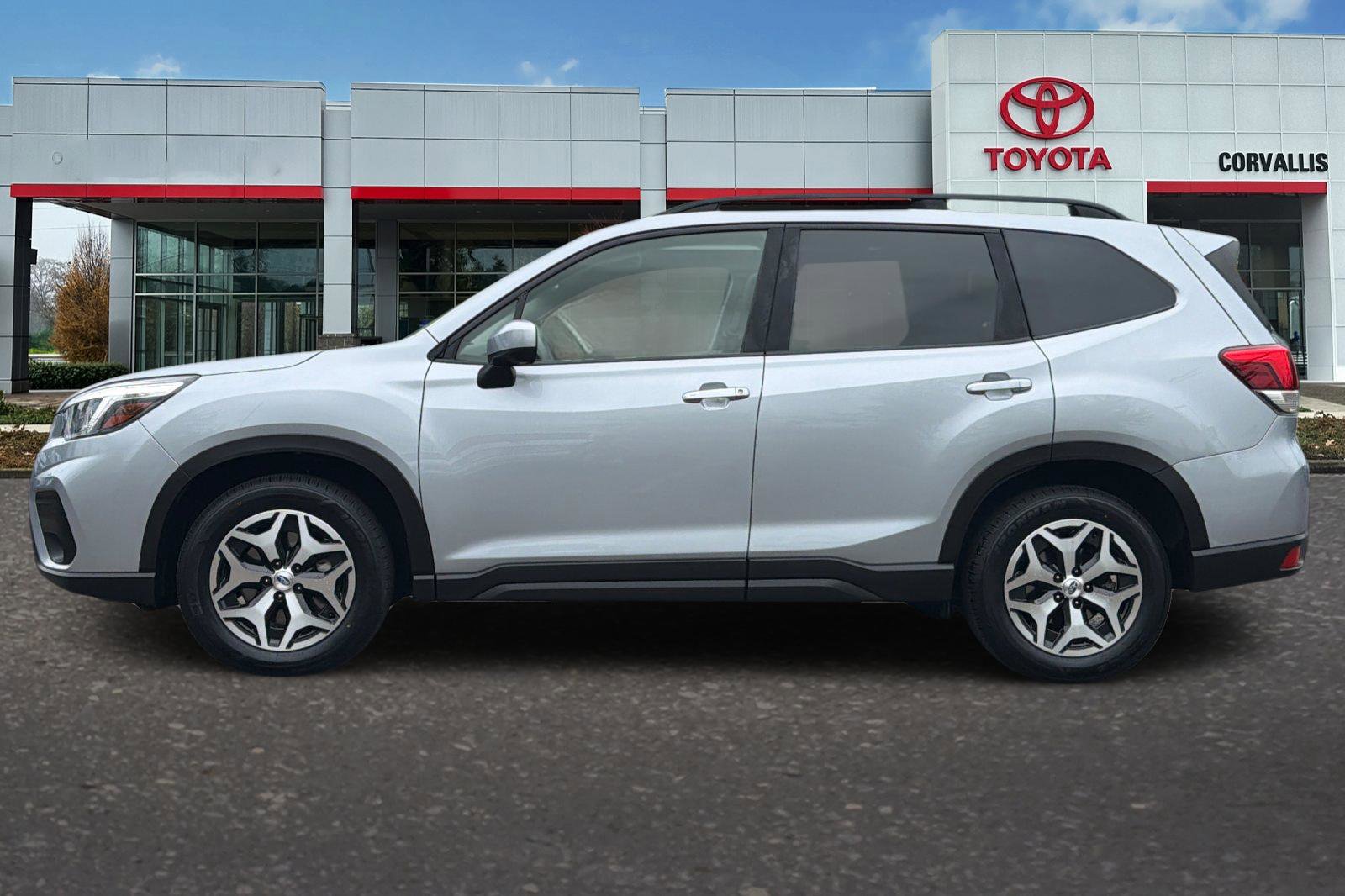 Used 2020 Subaru Forester Premium AWD/4WD image 7