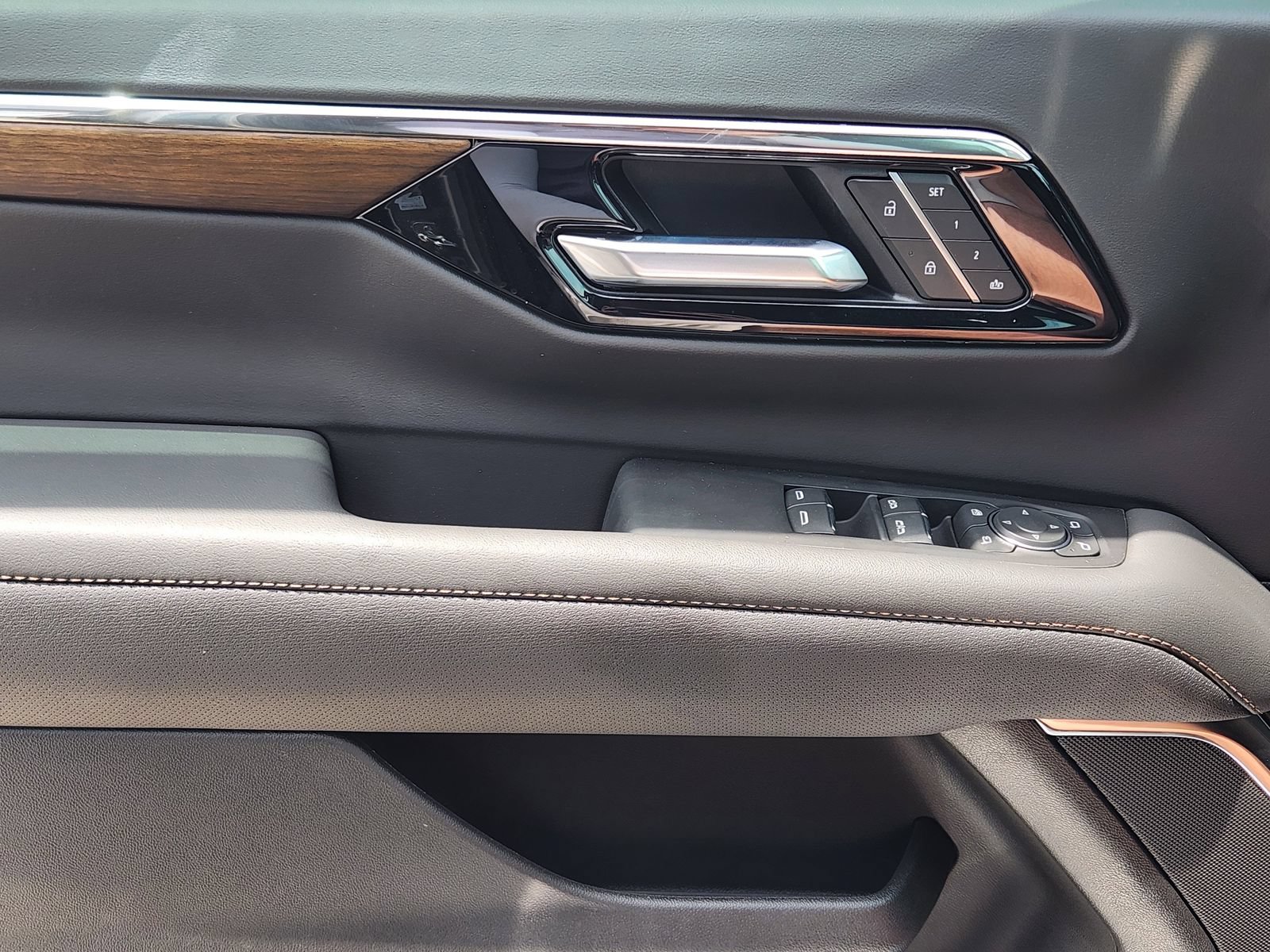 New 2026 Chevrolet Tahoe High Country AWD/4WD image 21