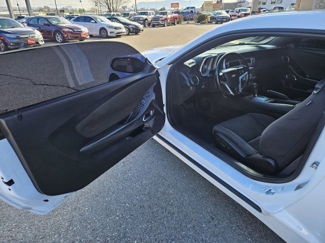 Used 2015 Chevrolet Camaro LT w/ RS Package image 8