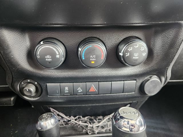 Used 2013 Jeep Wrangler Sport AWD/4WD image 18