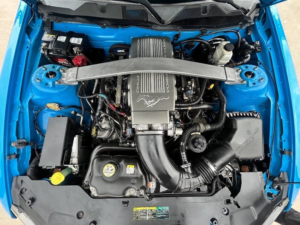 Used 2010 Ford Mustang GT RWD image 19