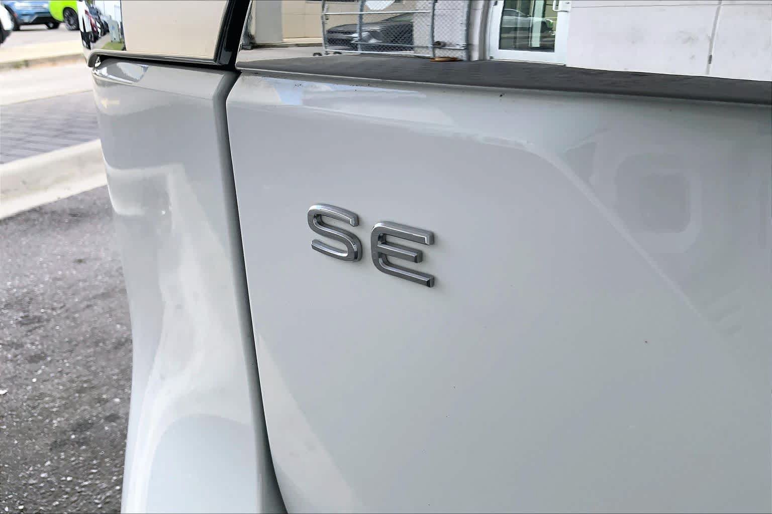 Used 2024 Volkswagen Atlas SE FWD image 10