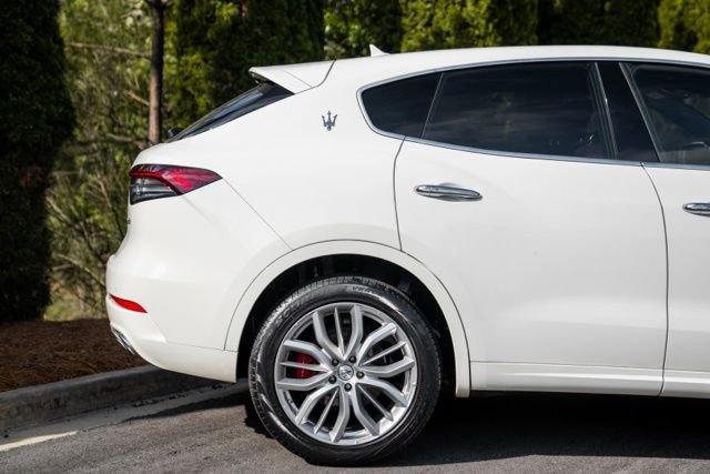 Used 2022 Maserati Levante GT AWD/4WD image 13