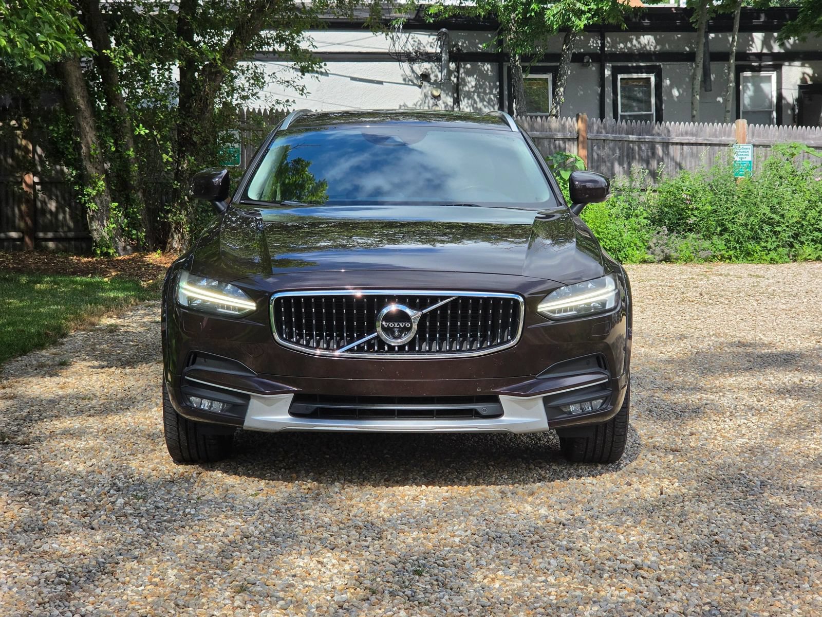 Used 2017 Volvo V90 T6 Cross Country AWD/4WD image 2