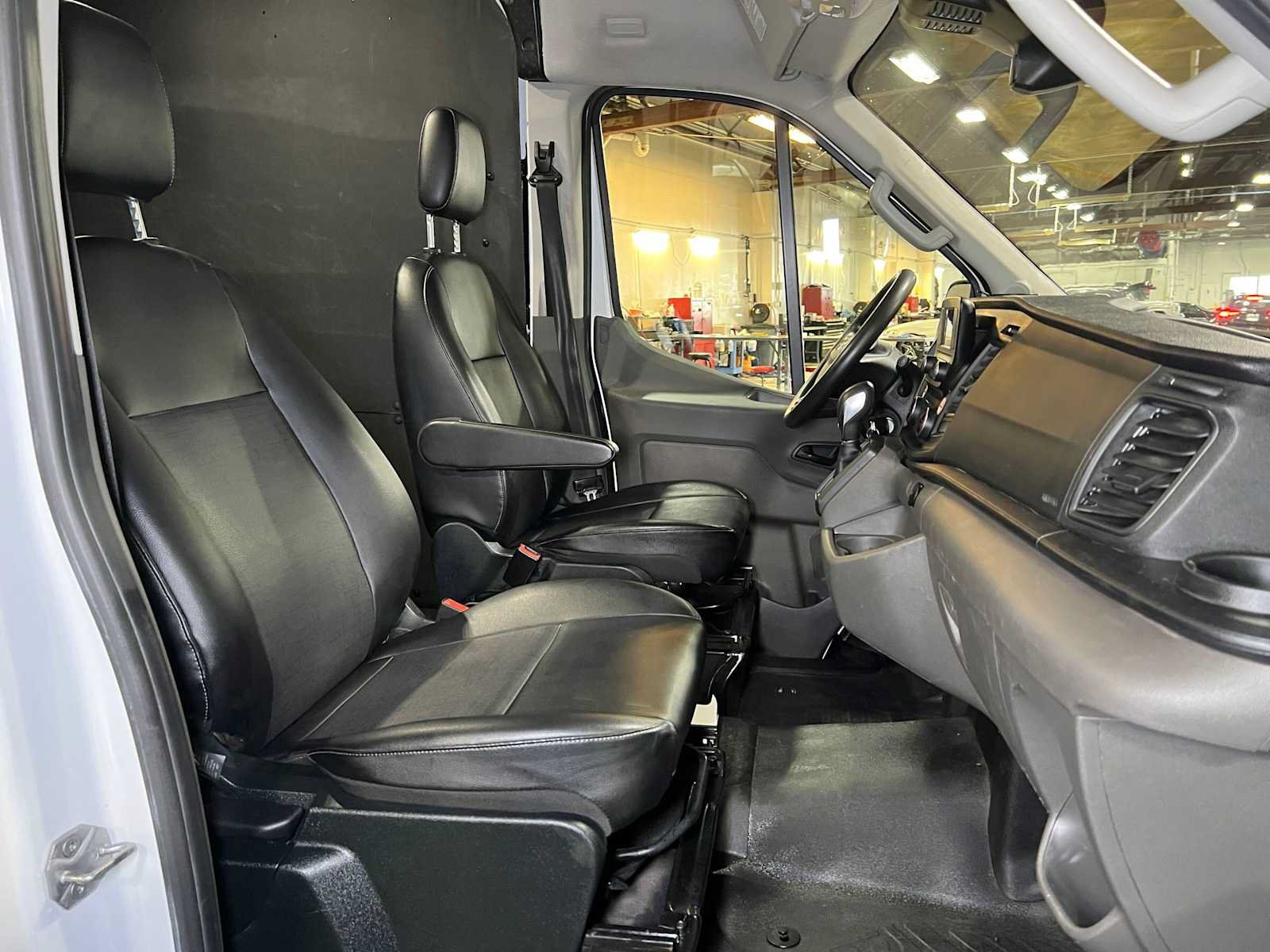 Used 2023 Ford Transit 250 Medium Roof AWD w/ Load Area Protection Package image 11