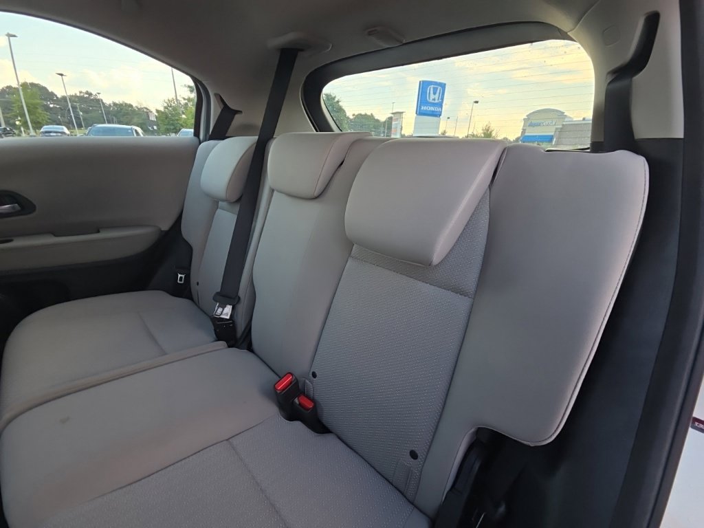 Used 2016 Honda HR-V LX image 12