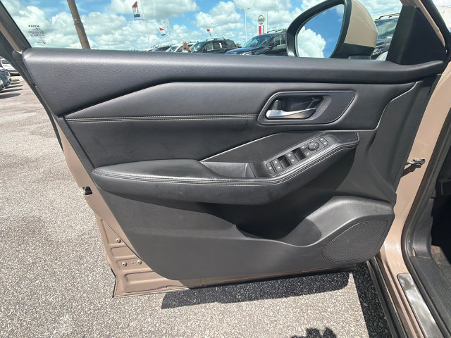 Used 2024 Nissan Rogue SV w/ SV Premium Package FWD image 10