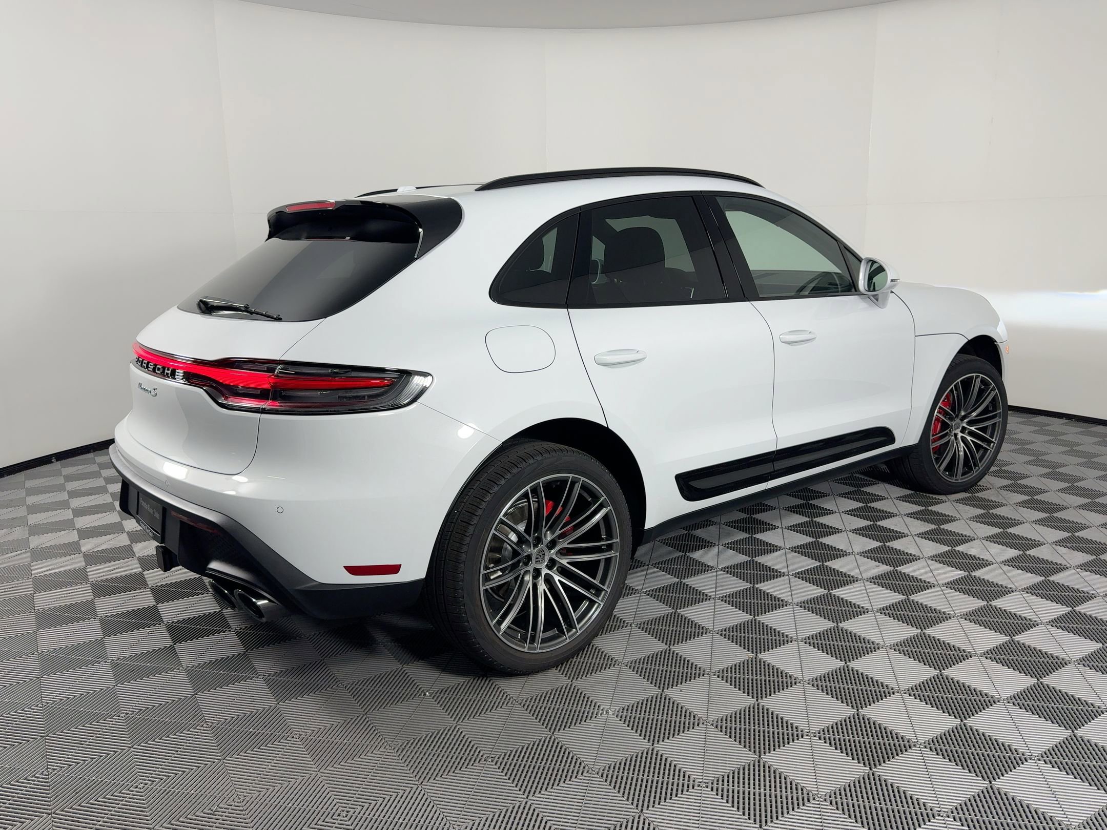 Used 2026 Porsche Macan S image 9