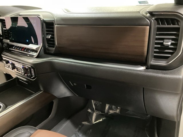 Used 2024 Chevrolet Silverado 3500 High Country w/ High Country Premium Package image 25