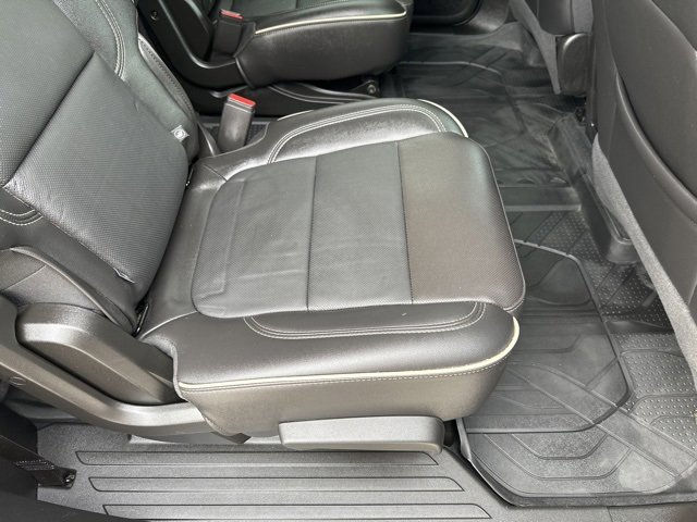 Used 2023 Chevrolet Traverse Premier w/ Redline Edition image 17